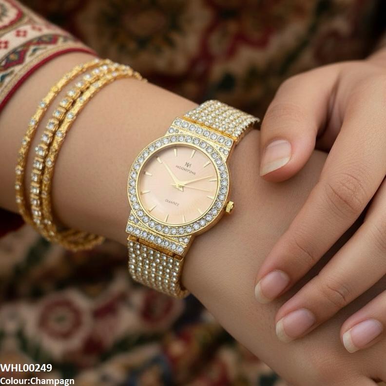 WHL00249 BWS Stylish Round Quartz Watch