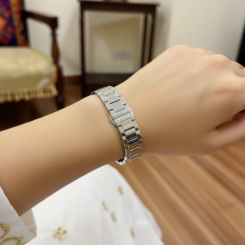 WHL00427 IWA Round Rhinestone Analog Dial Women's Watch - WHL